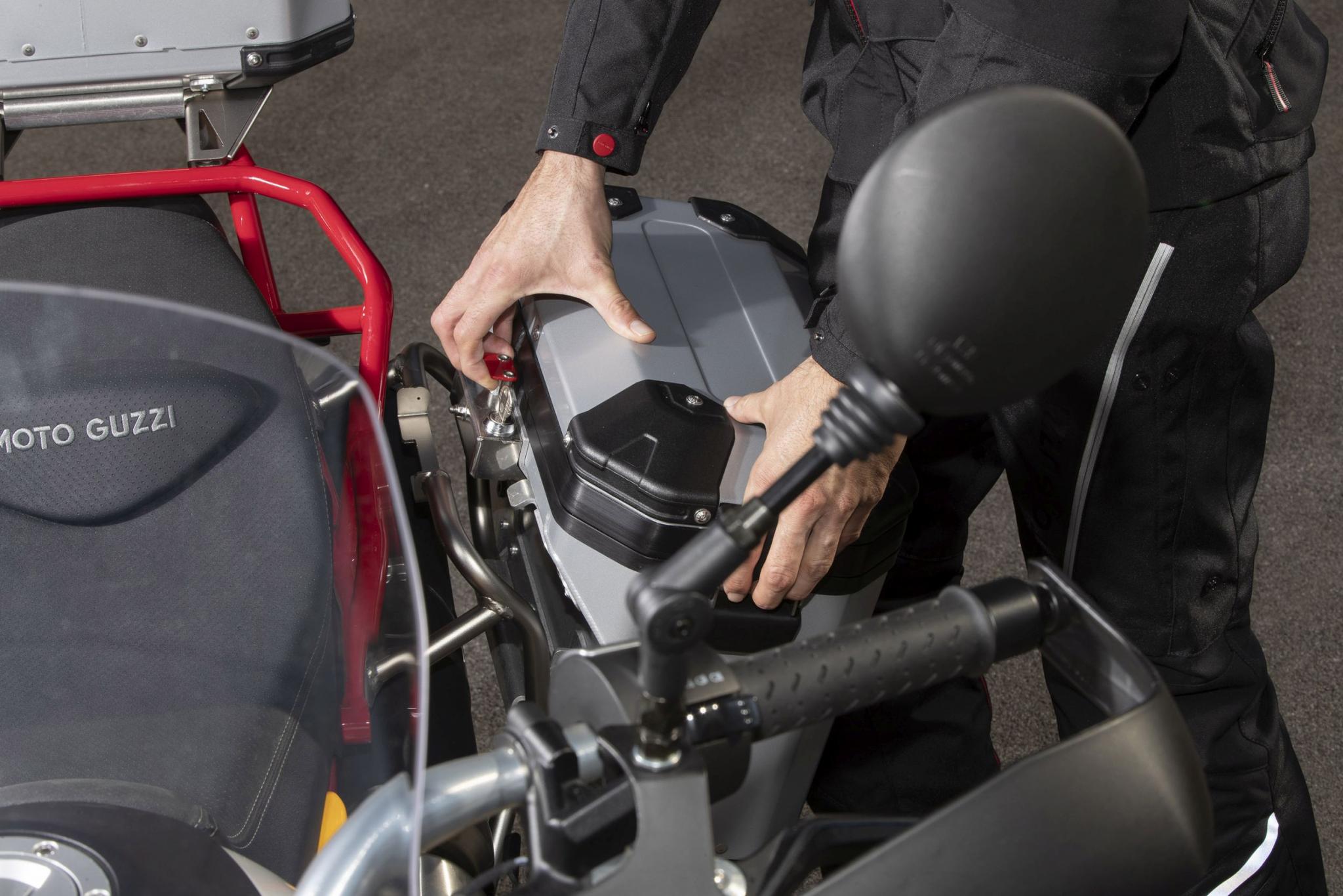 Originele aluminium kofferset Moto Guzzi V85 TT