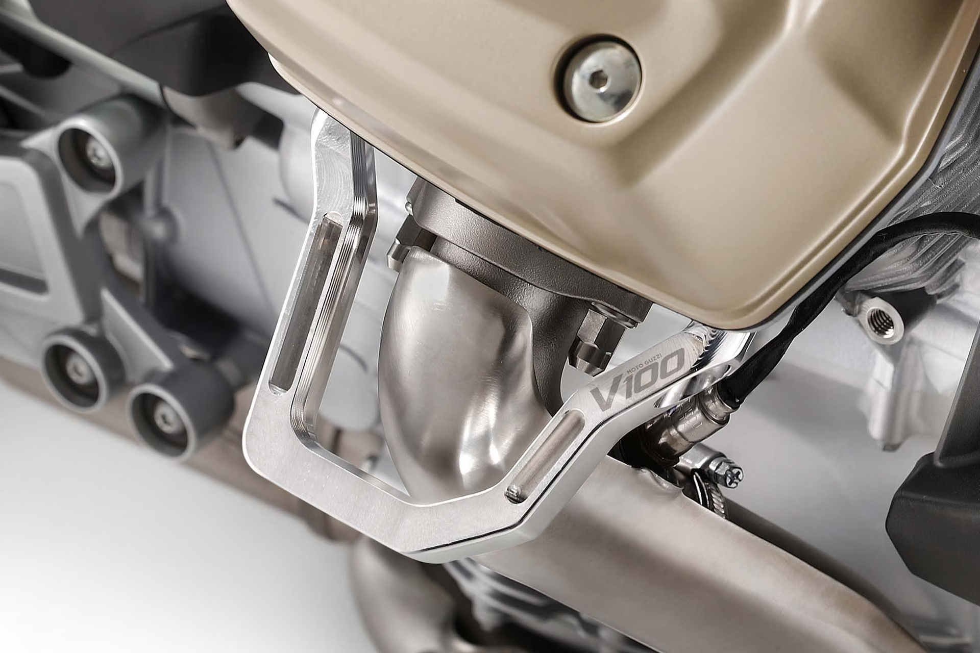 MotoGuzzi_Schutz_2026_teaser_01